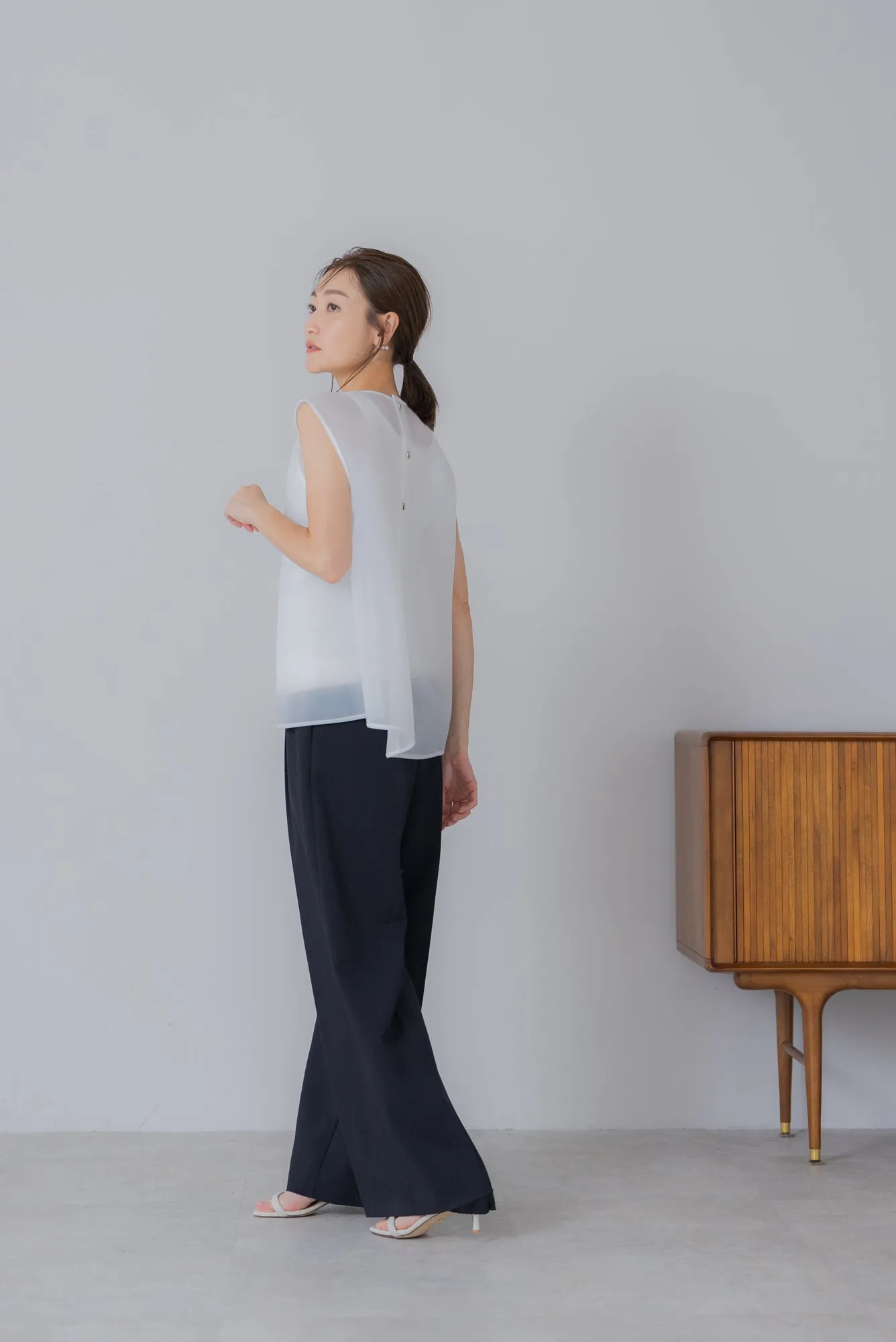 シアーラッセル ノースリトップス｜SHEER RUSSEL NO SLEEVE TOPS