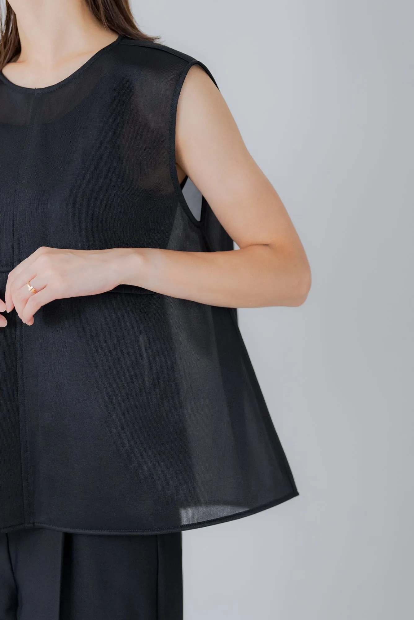 シアーラッセル ノースリトップス｜SHEER RUSSEL NO SLEEVE TOPS