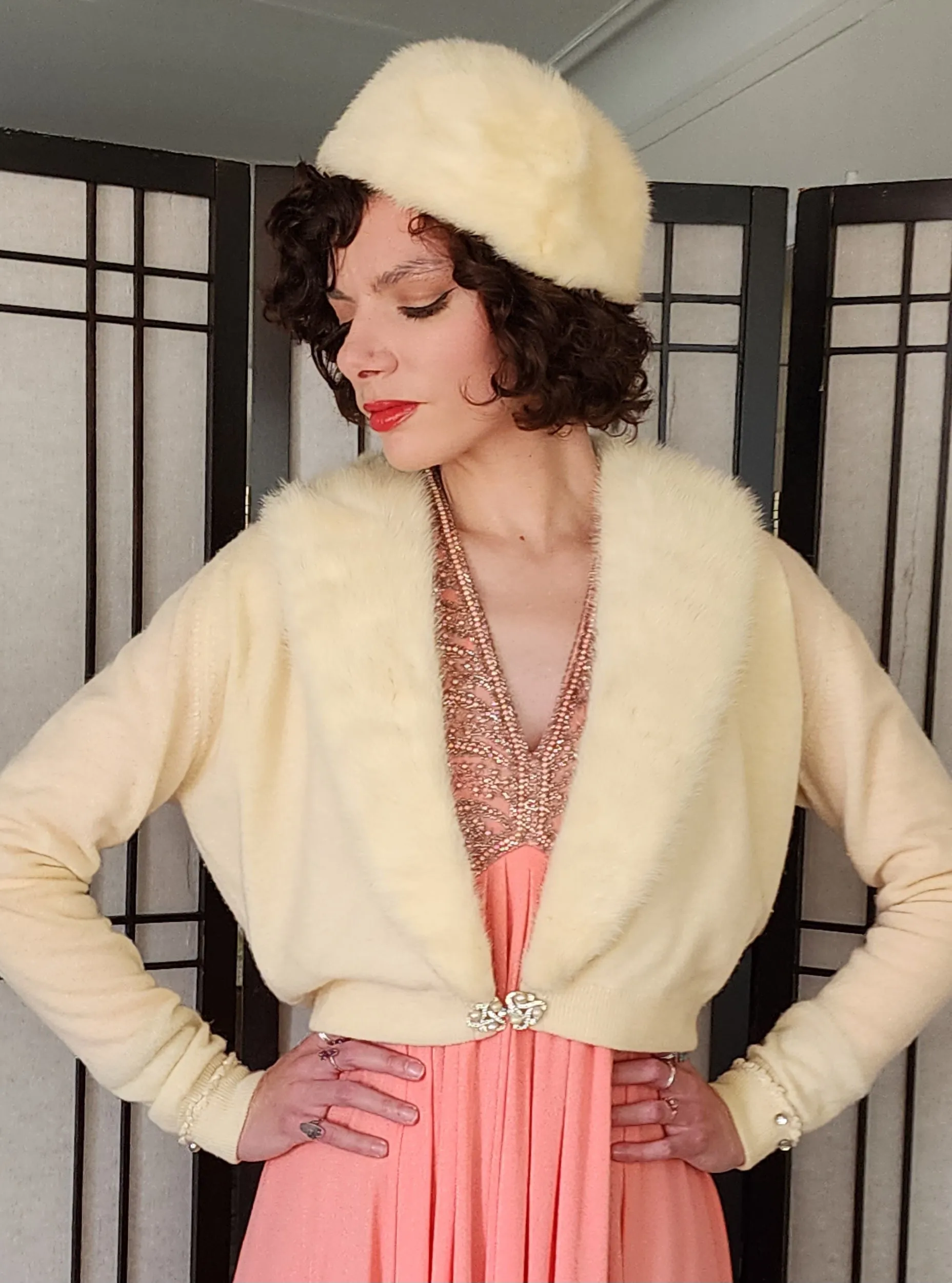 50s Cream Wool Cardigan w/White Fur Collar