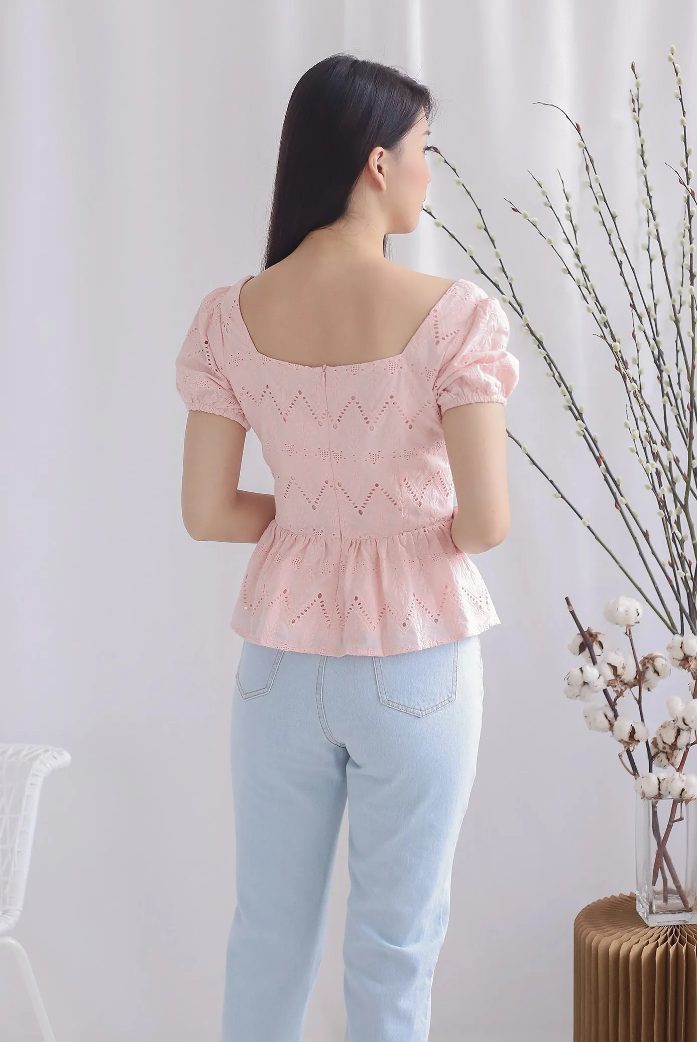 Amie Eyelet Pelum Top In Pink