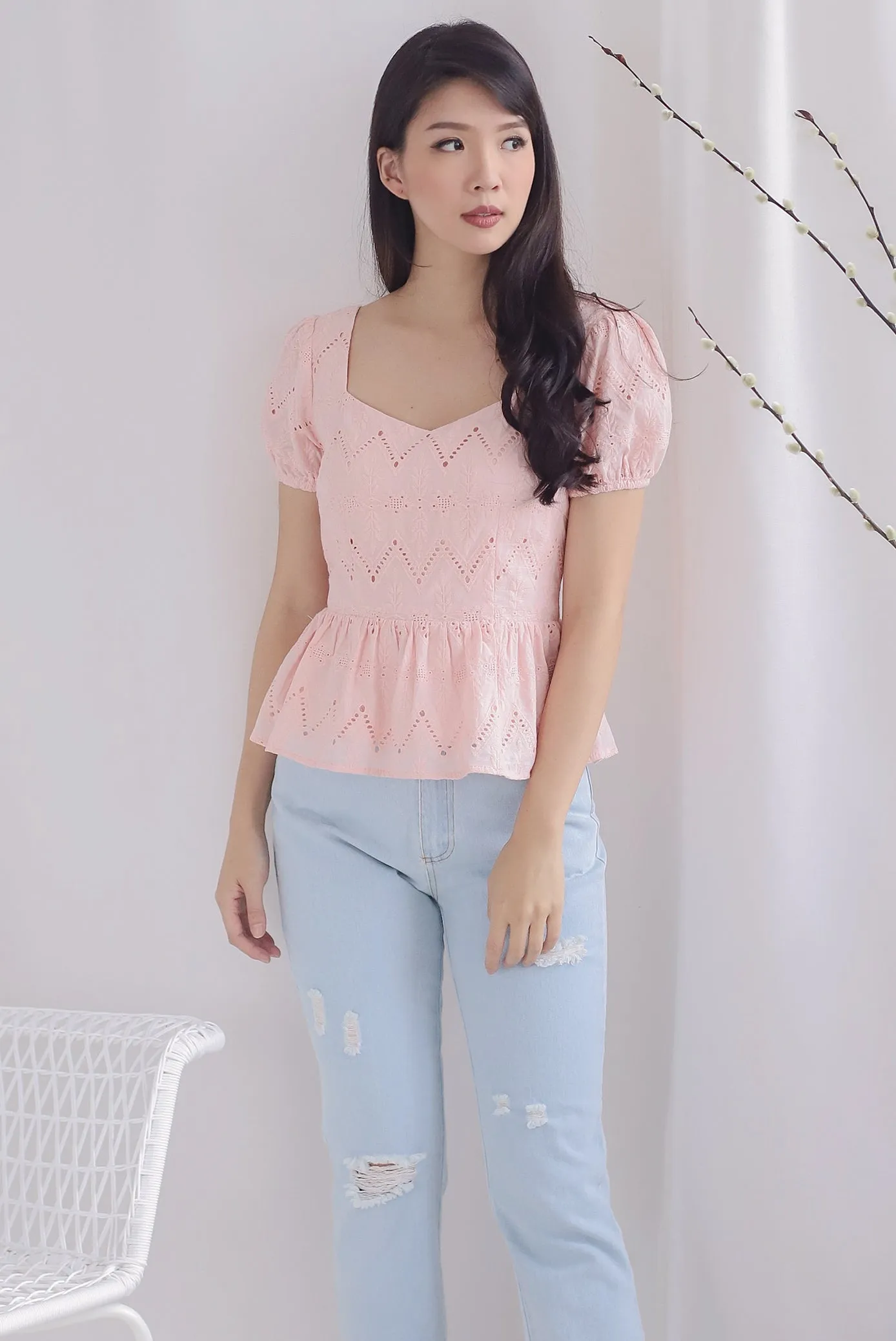 Amie Eyelet Pelum Top In Pink