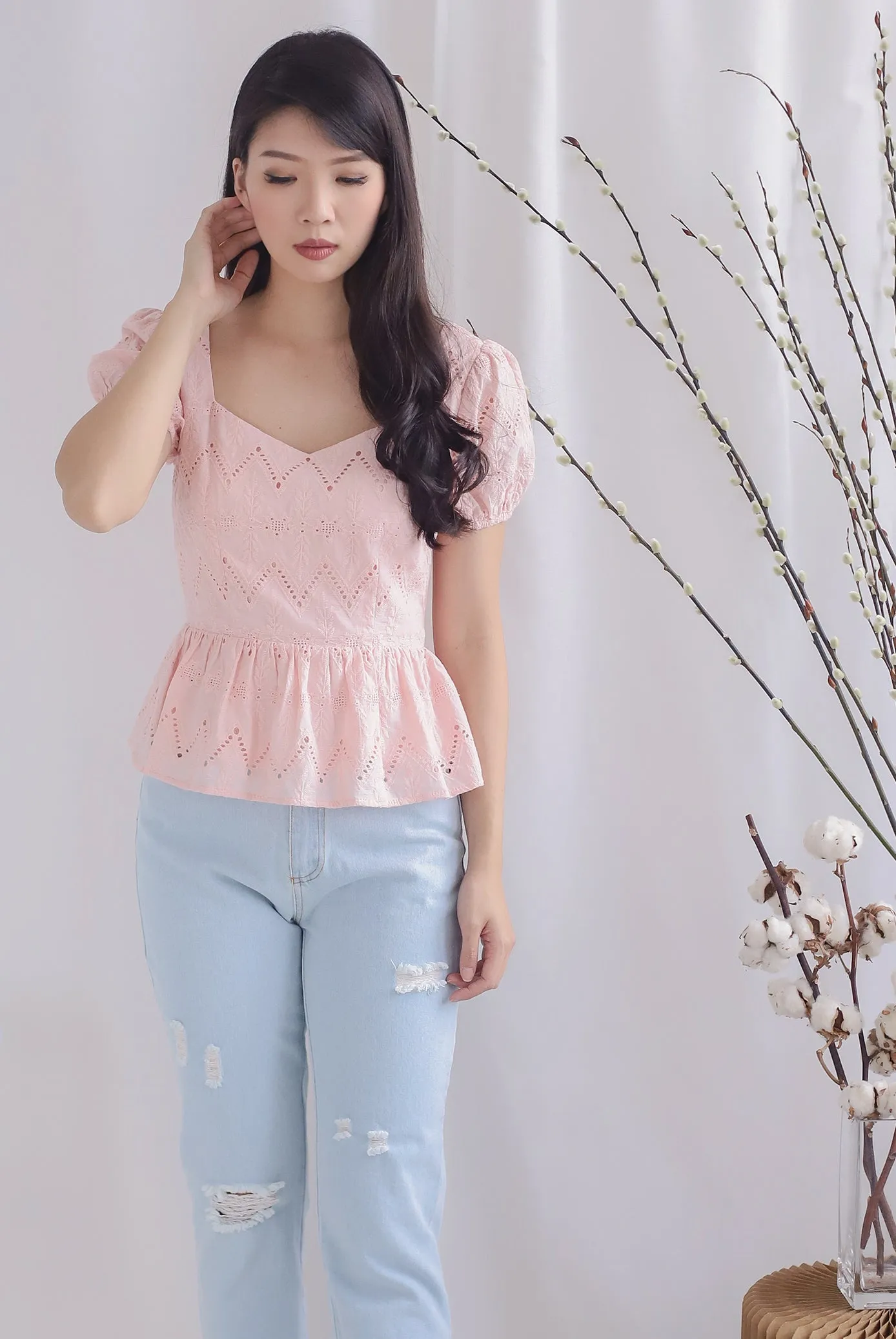 Amie Eyelet Pelum Top In Pink