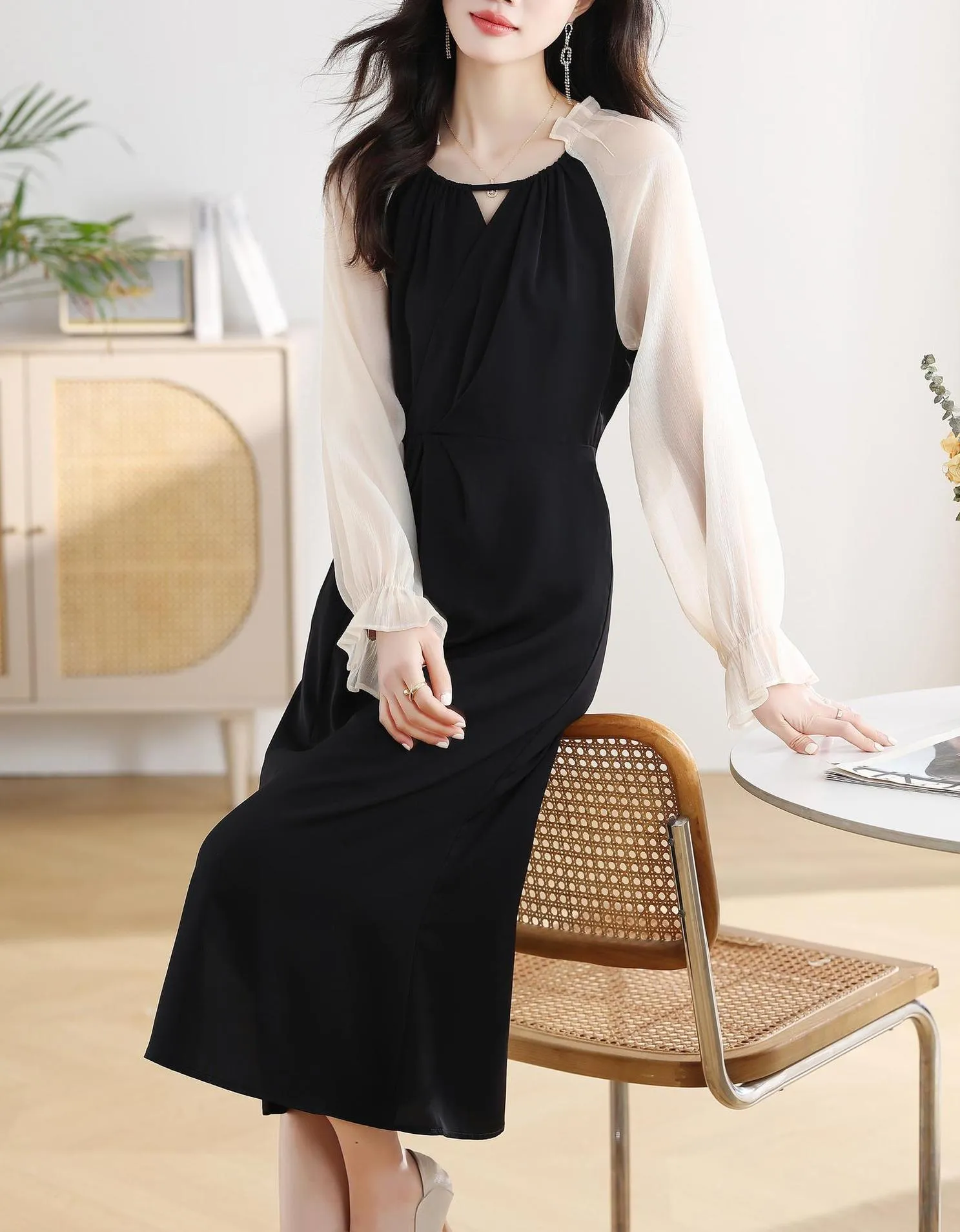 Chic French Style Dress with Slim Fit and Split Hem