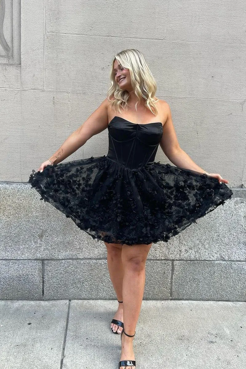 Cute A-line Sweetheart Lace Short Homecoming Dressesees