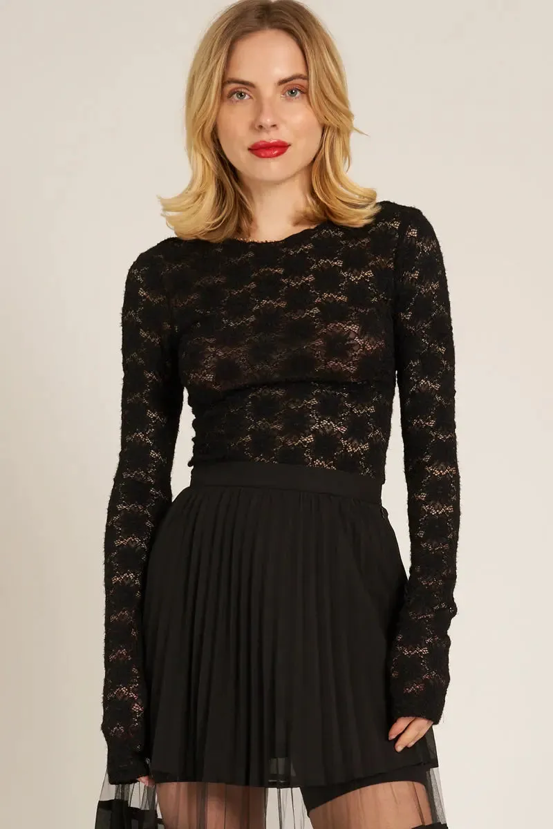 En Creme Alessia Floral Lace Top – Romantic Sheer Elegance & Chic Layering
