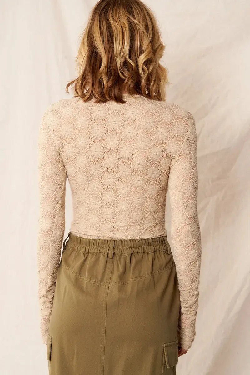 En Creme Alessia Floral Lace Top – Romantic Sheer Elegance & Chic Layering