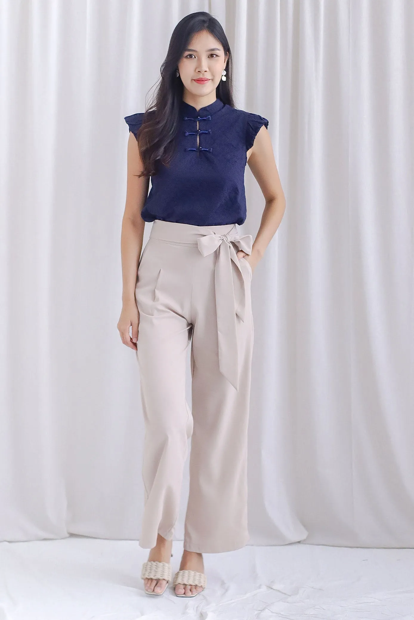 Fang Embro Flutter Sleeve Cheongsam Top In Navy Blue