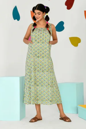 Green Sleeveless Mid Length  Dress