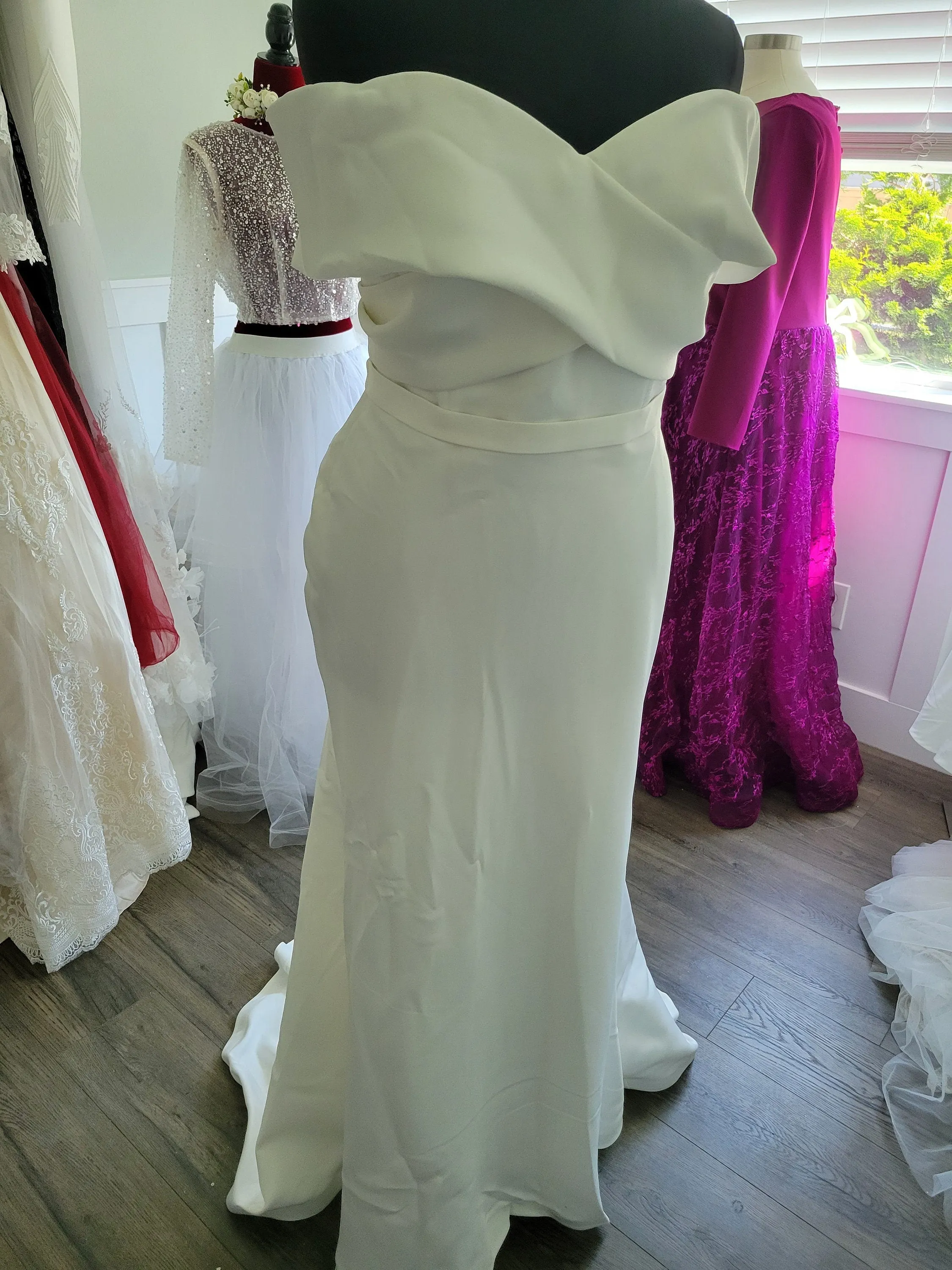 Greta size 10
