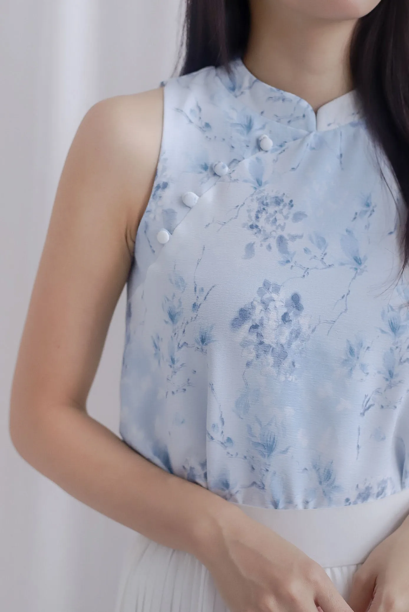 Lia Floral Oriental Cheong Sam Top In Blue