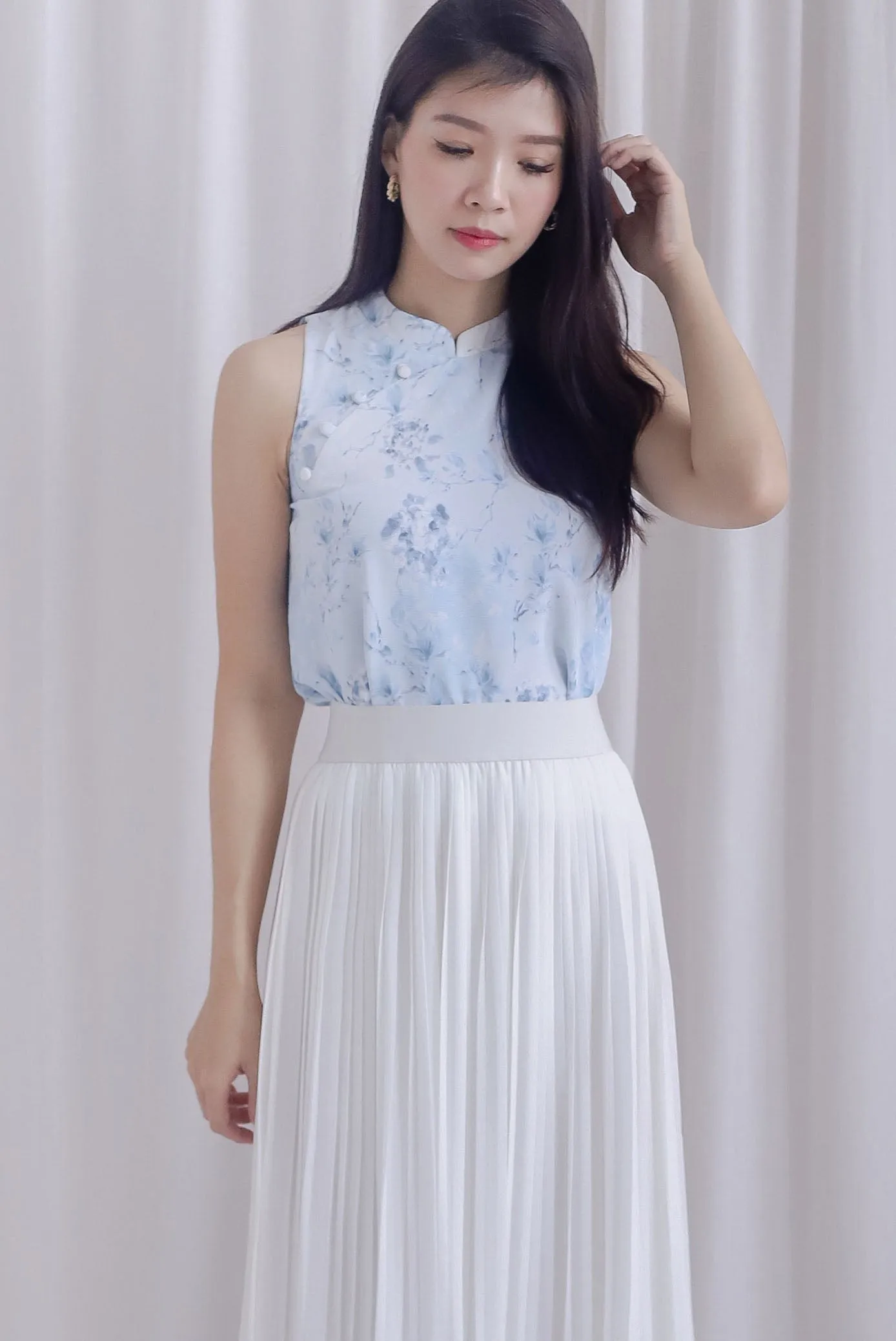 Lia Floral Oriental Cheong Sam Top In Blue