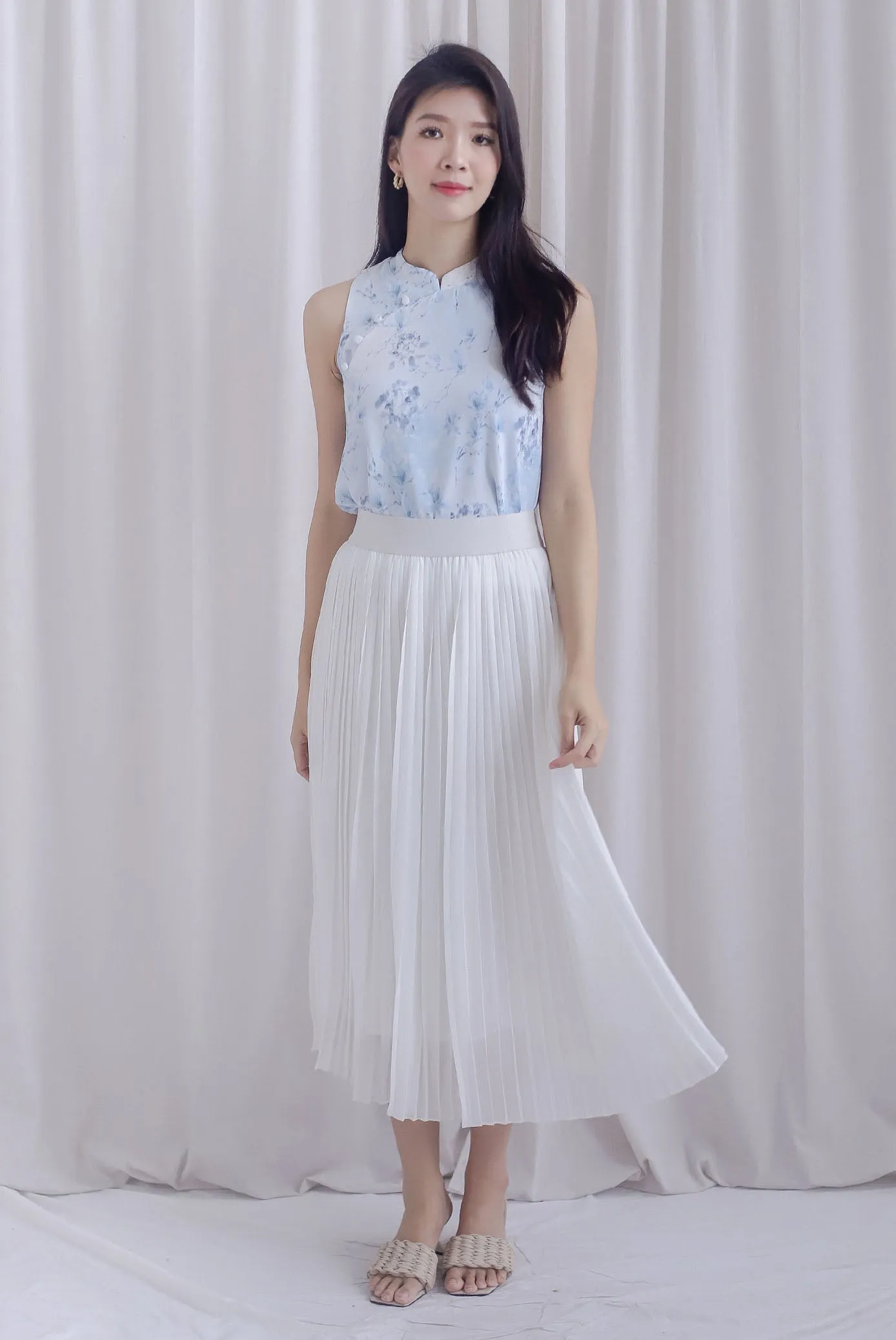 Lia Floral Oriental Cheong Sam Top In Blue