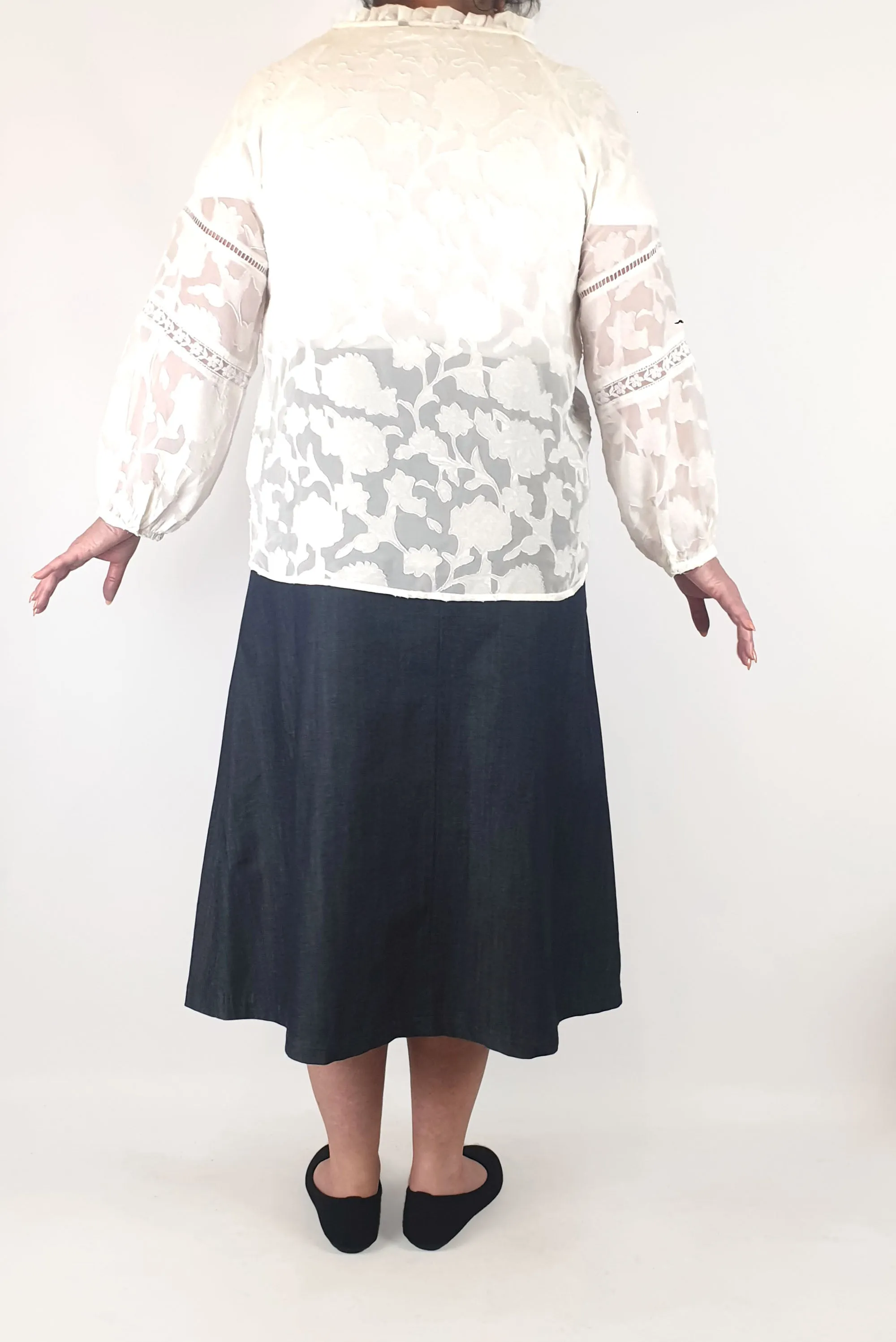 Liz Jordan white semi-sheer top size 16