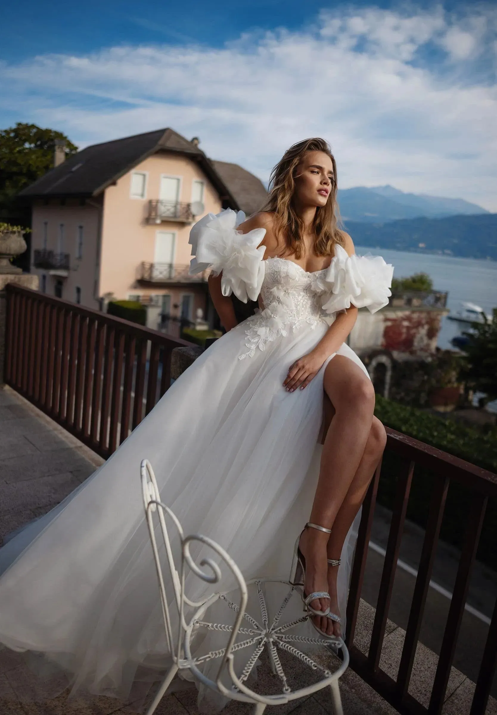 Modern Split A Line Wedding Dresses Off Shoulder Applique Tulle Sweetheart Bride Dress Illusion Bridal Gown