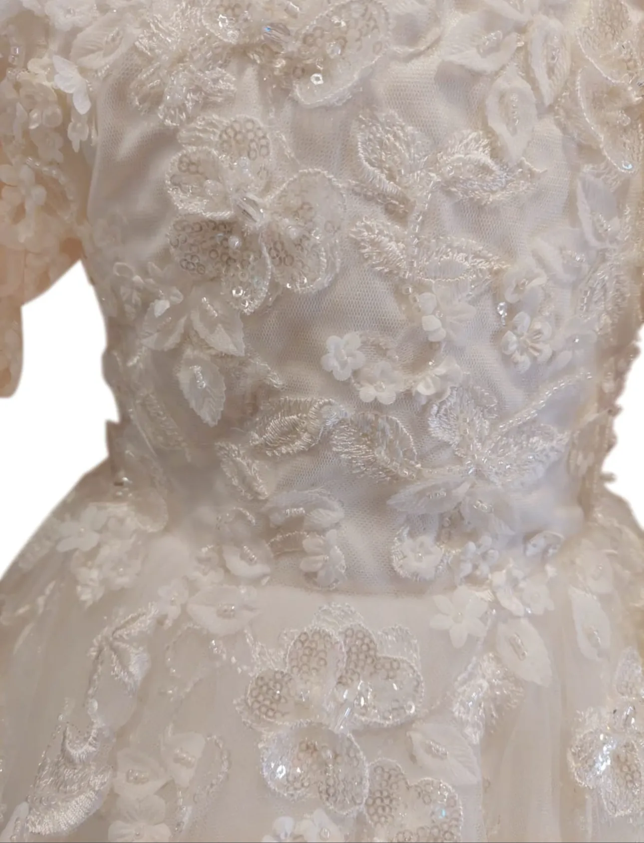 "Zezé" 3D Embroidery Flower Girl Dress / Holly Communion with Puffy Sleeves