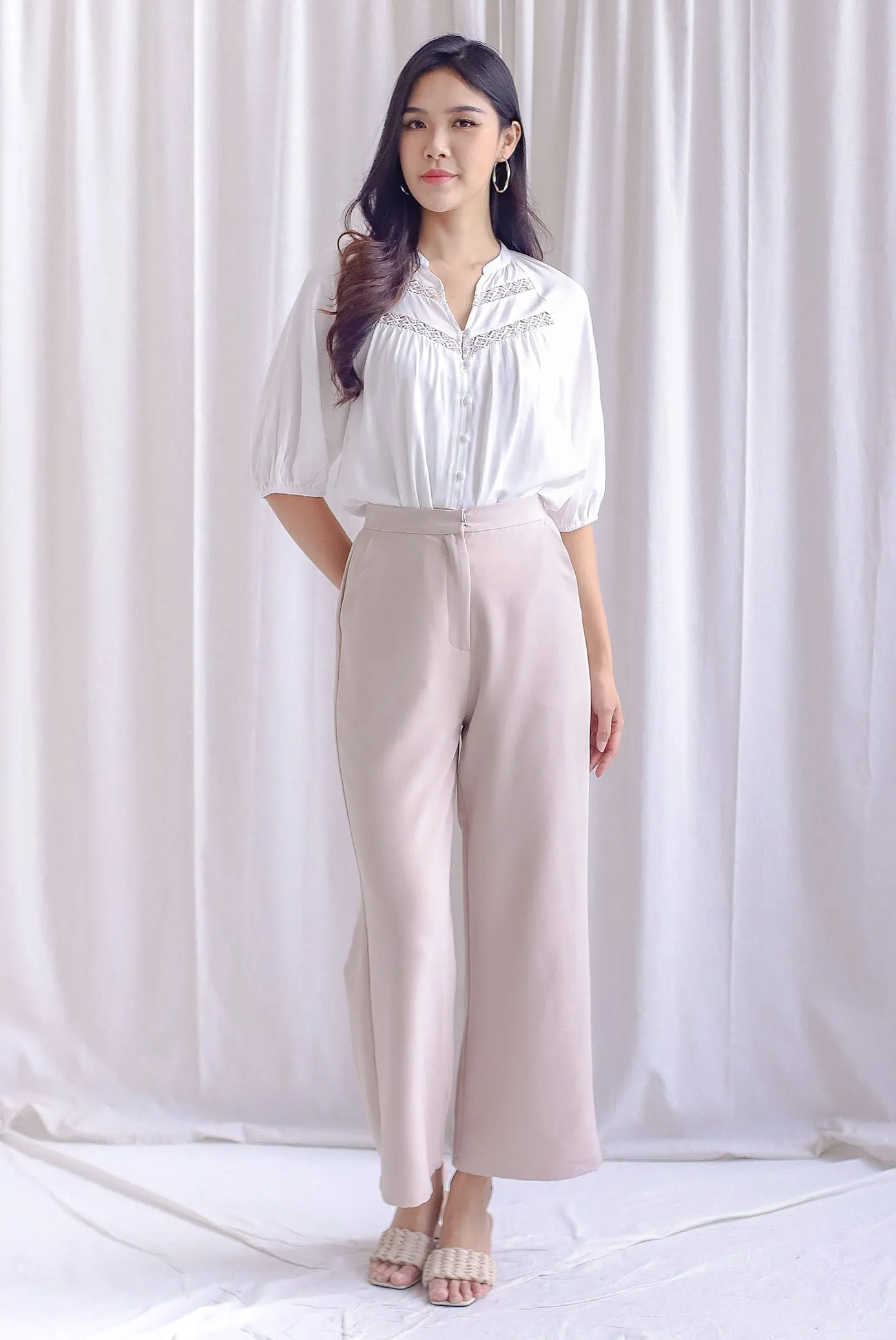 River Lattice Insert Button Top In White