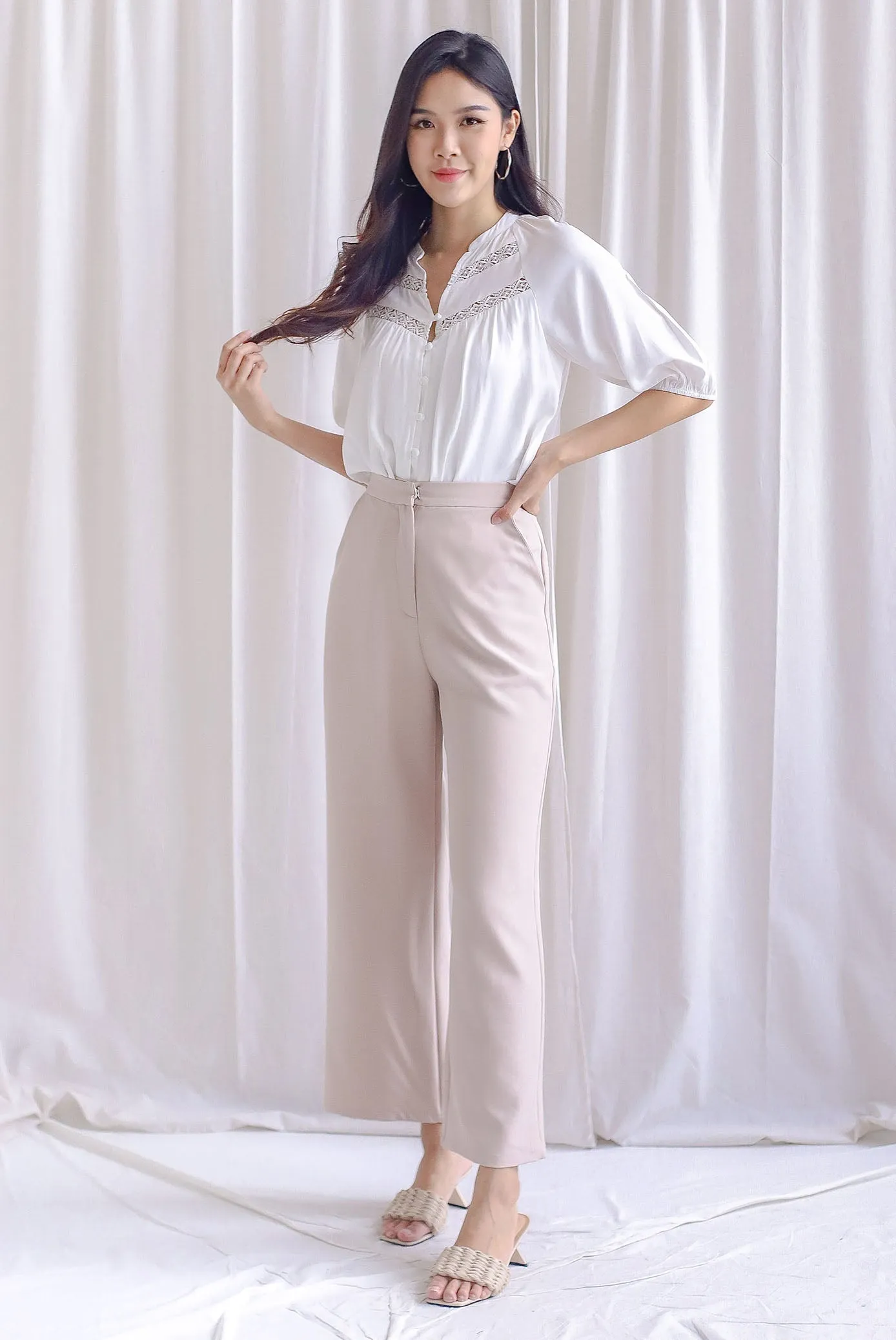 River Lattice Insert Button Top In White