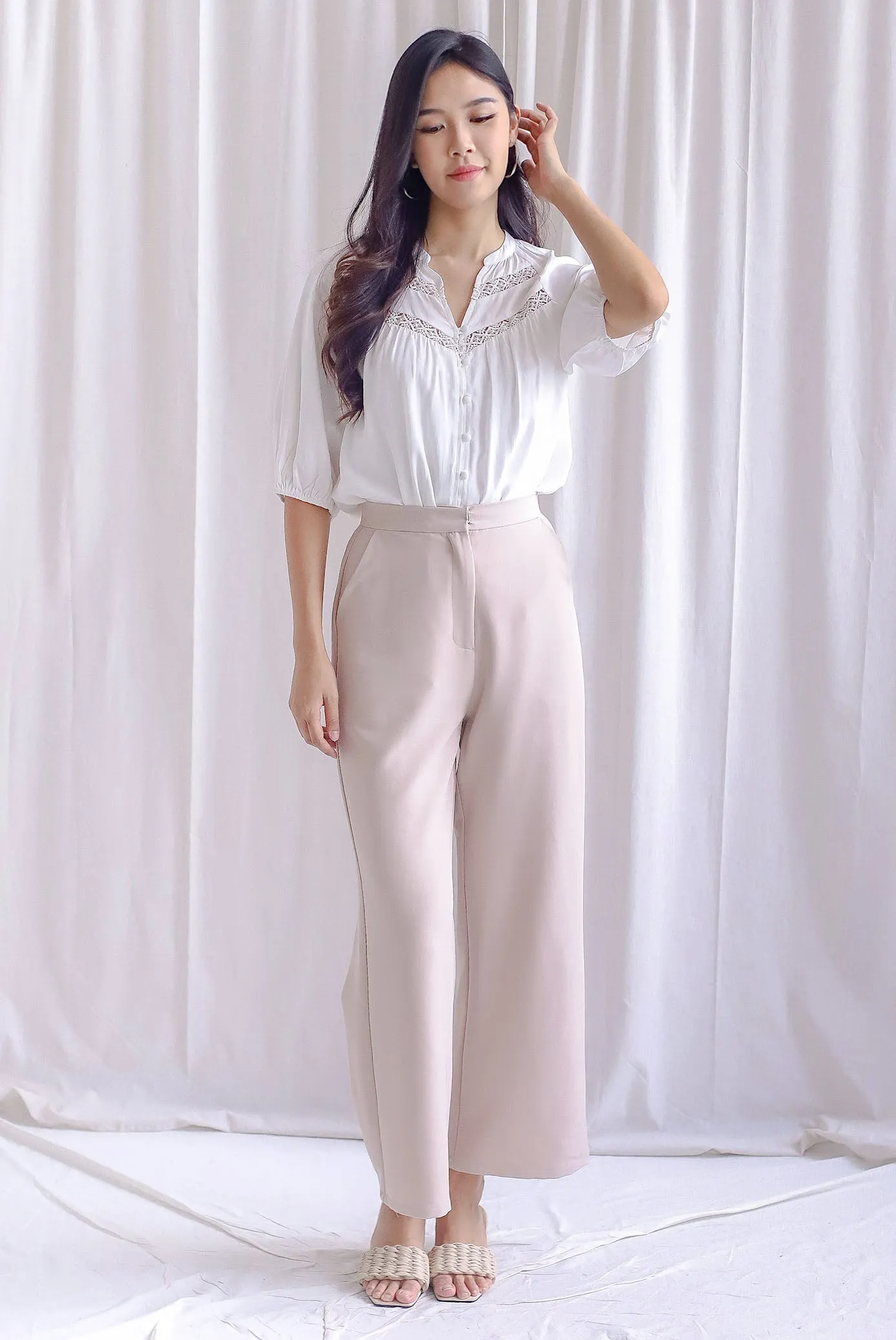 River Lattice Insert Button Top In White