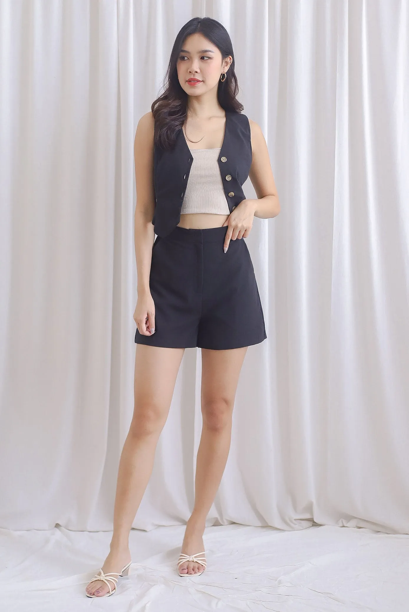 Shea Buttons Vest Top In Black