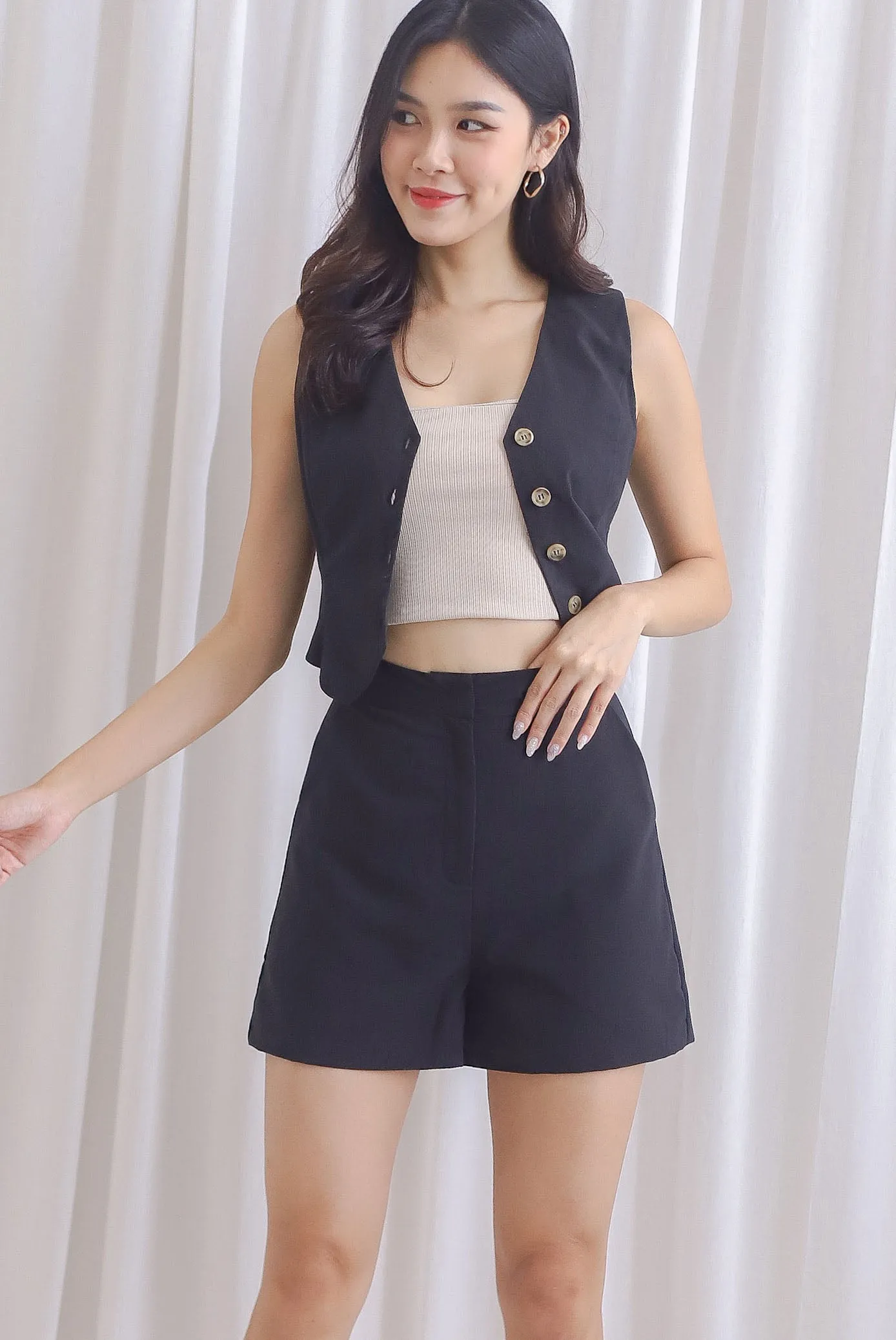 Shea Buttons Vest Top In Black