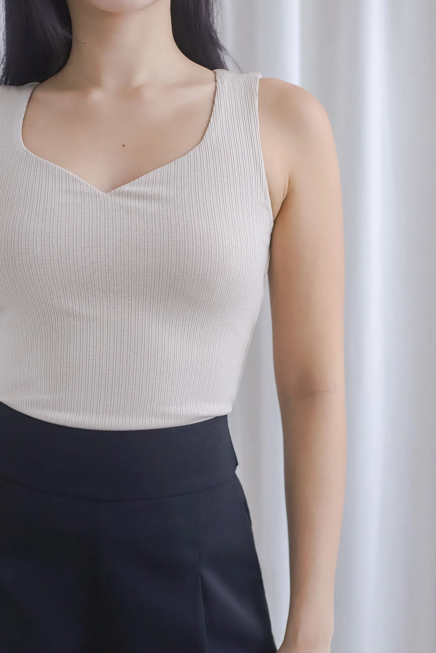 TDC Karin Sweetheart Top In Ecru