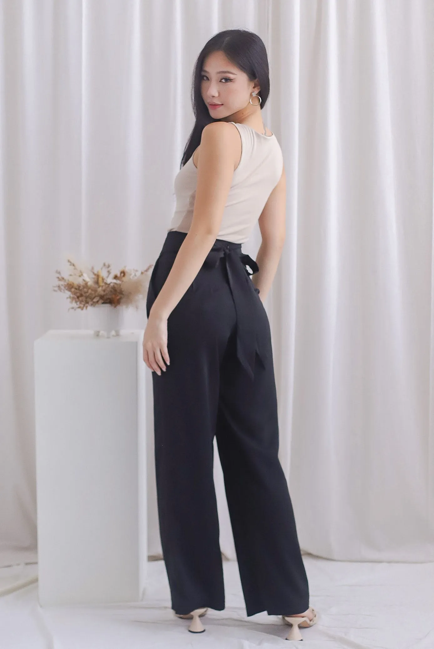 TDC Karin Sweetheart Top In Ecru