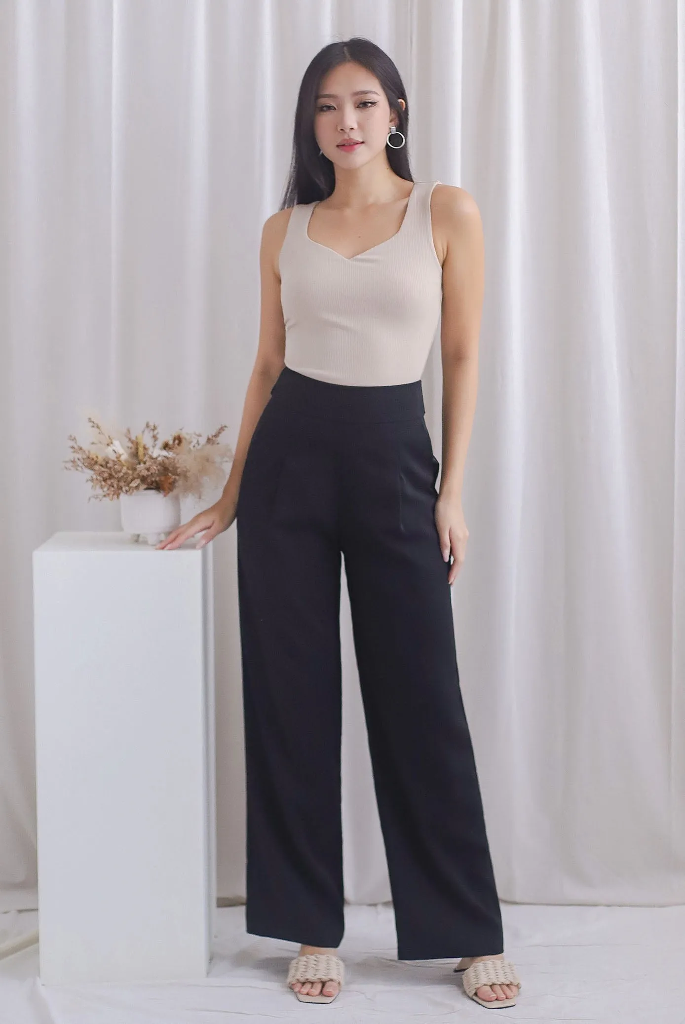 TDC Karin Sweetheart Top In Ecru