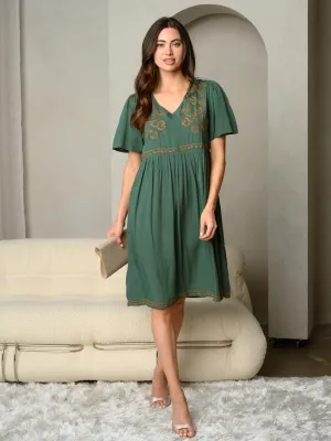 WOMEN'S V-NECK EMBROIDERED FRONT DETAIL RUFFLE MIDI DRESS